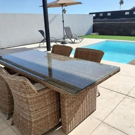 빌라 Frente Al Mar En Con Piscina Y Aparcamiento - Es-175-43 플라야블랑카