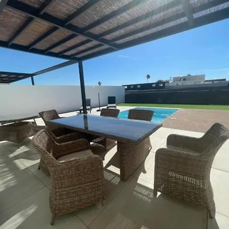 Frente Al Mar En Con Piscina Y Aparcamiento - Es-175-43 * 플라야블랑카